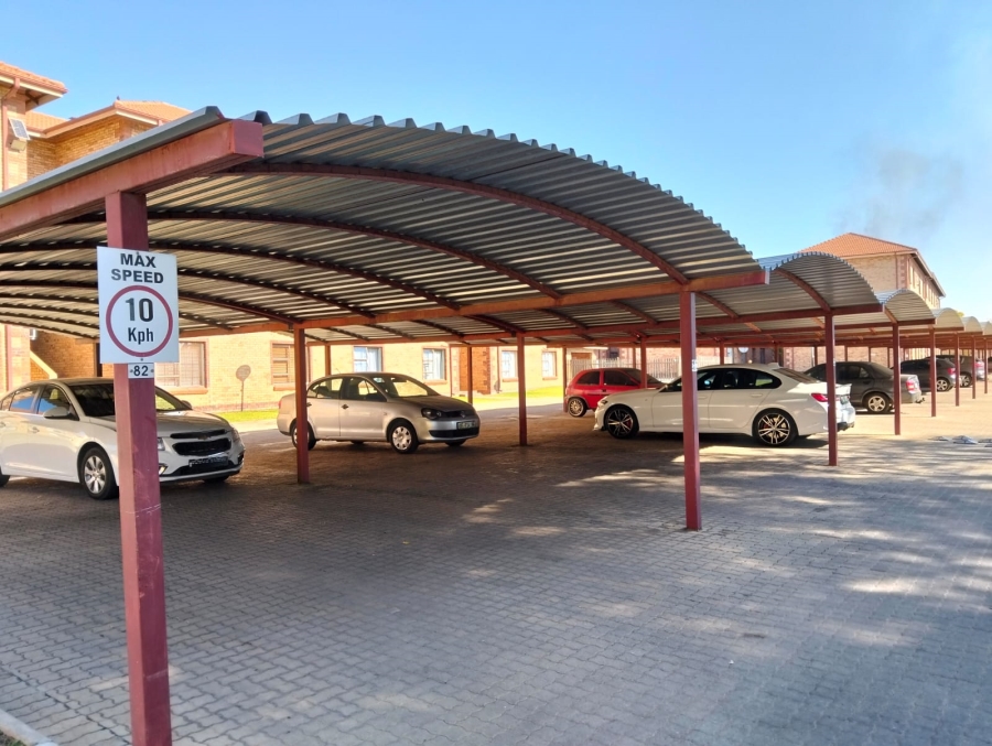 1 Bedroom Property for Sale in Potchefstroom North West